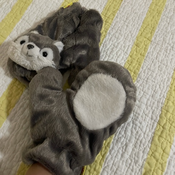 Gloves - Picture 3 of 3